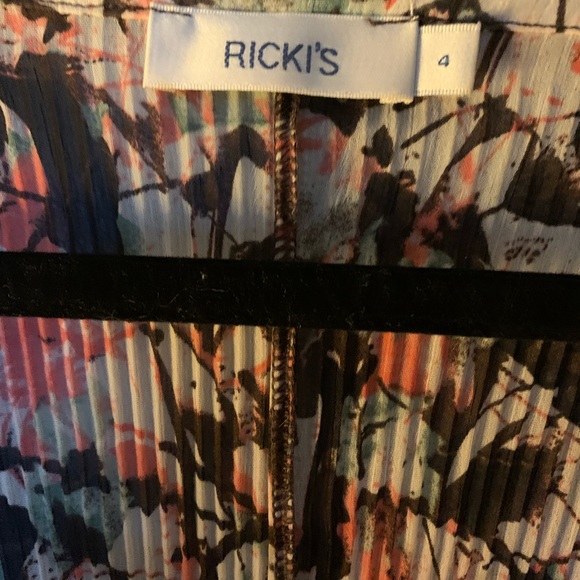 Ricki’s Ruffled Blouse - Picture 5 of 6